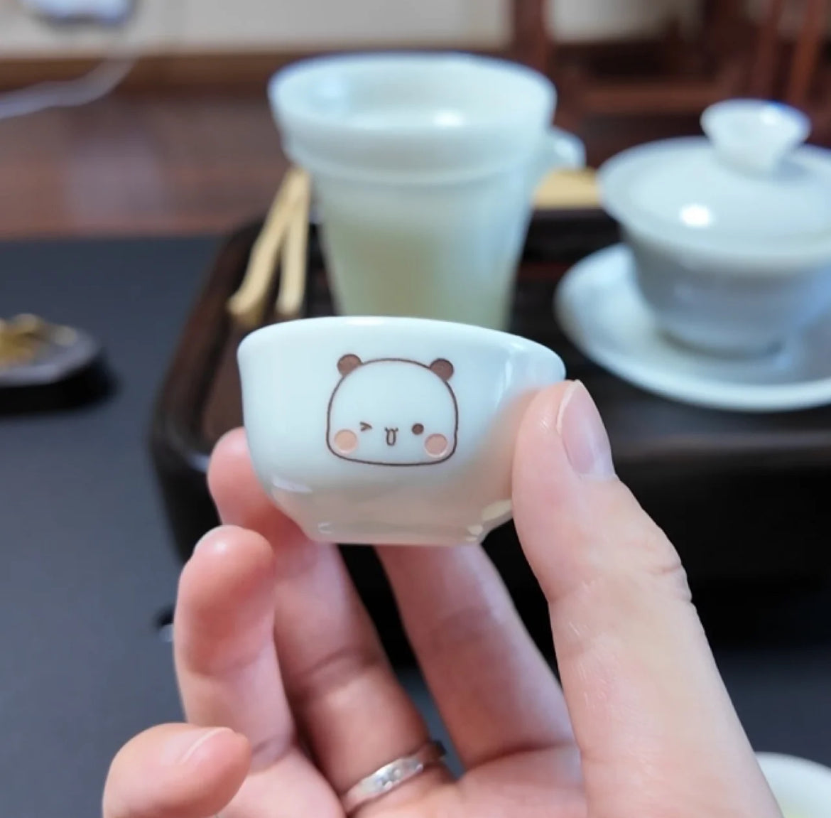 一二布布小茶杯不倒杯白瓷手工雕刻图案20ml Bubu & Dudu Mini Ceramic Tumbler Cup 20ml
